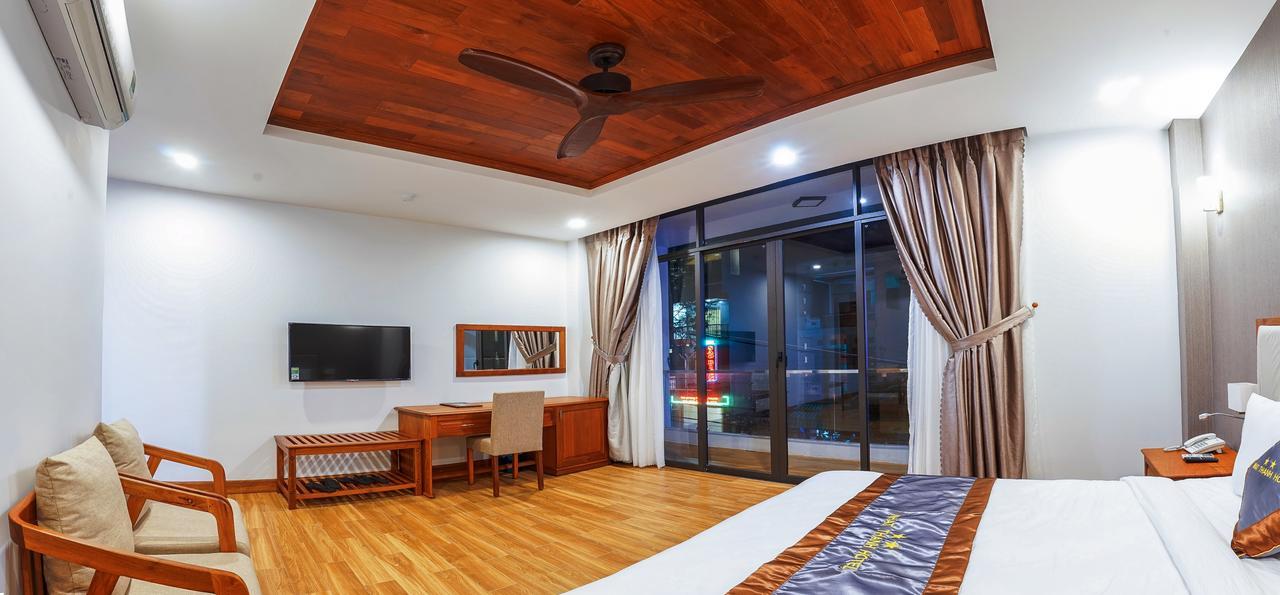 Hotel Nhat Thanh Куи Нхон Екстериор снимка